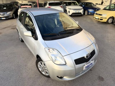 Toyota Yaris 1.3 3 porte Sol (4)