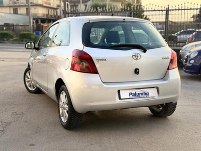 Toyota Yaris 1.3 3 porte Sol (7)