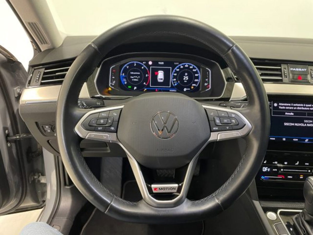 Volkswagen Passat Variant 2.0 TDI SCR 200 CV 4MOTION DSG Executive (18)