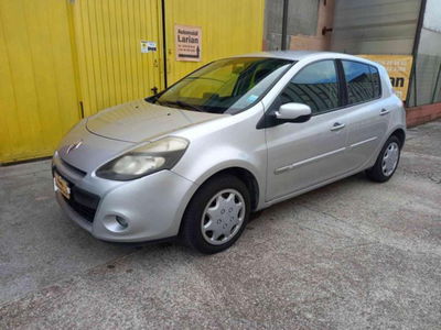 Renault Clio 1.2 16V 5 porte Luxe usata