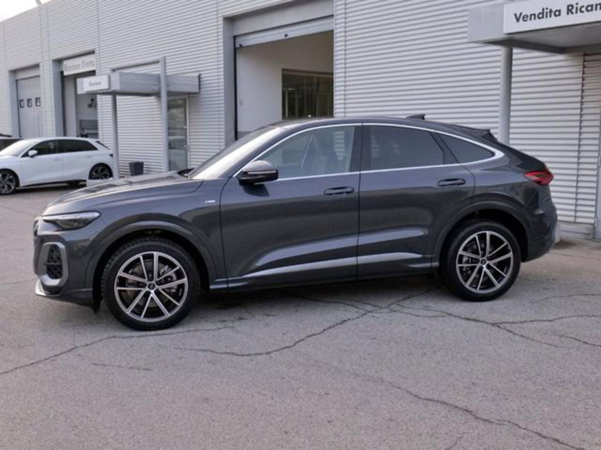 Audi Q5 Sportback 2.0 tdi mhev+ Business Advanced quattro 204cv s-tronic (2)