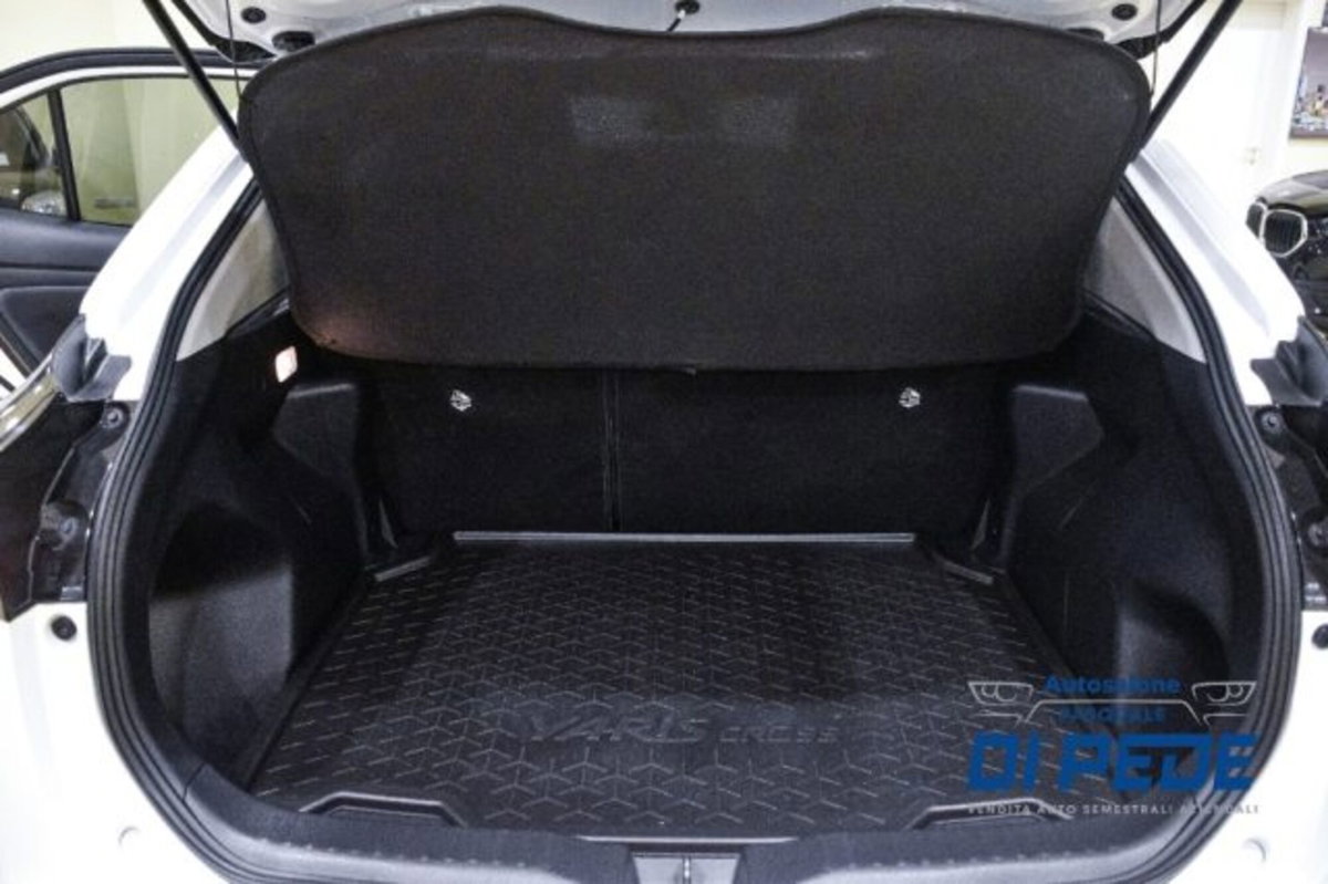 Toyota Yaris Cross 1.5h GR Sport Black Sky fwd 116cv e-cvt (16)