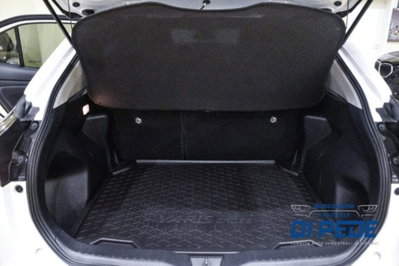 Toyota Yaris Cross 1.5h GR Sport Black Sky fwd 116cv e-cvt (16)