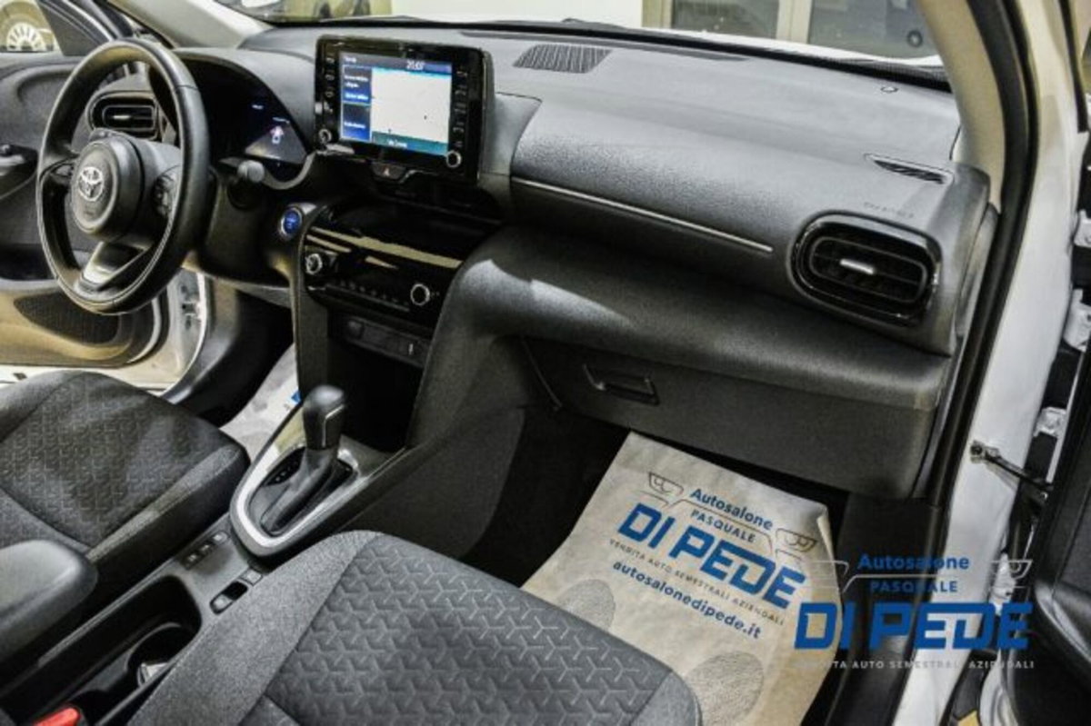 Toyota Yaris Cross 1.5h GR Sport Black Sky fwd 116cv e-cvt (20)