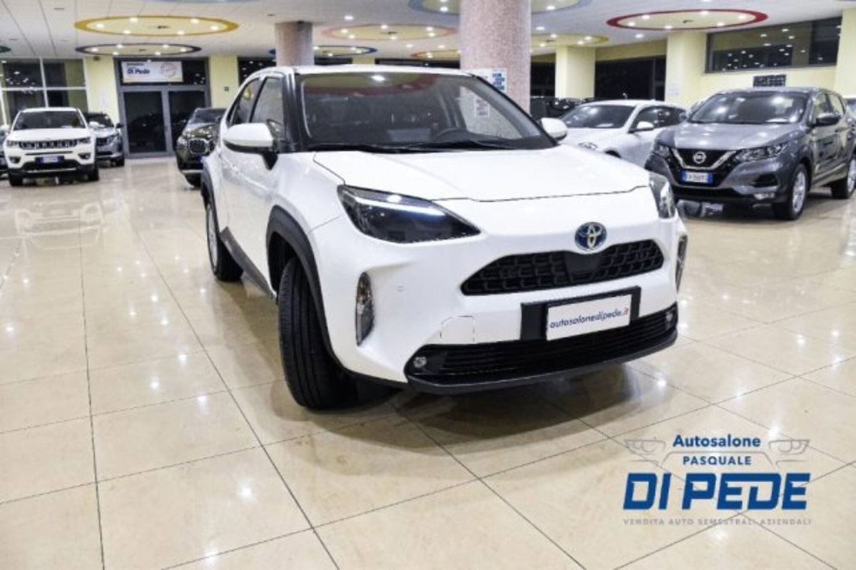 Toyota Yaris Cross 1.5h GR Sport Black Sky fwd 116cv e-cvt (3)