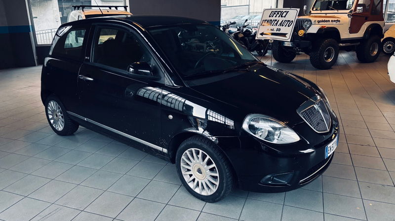 Lancia Ypsilon 1.3 MJT 75 CV Unyca