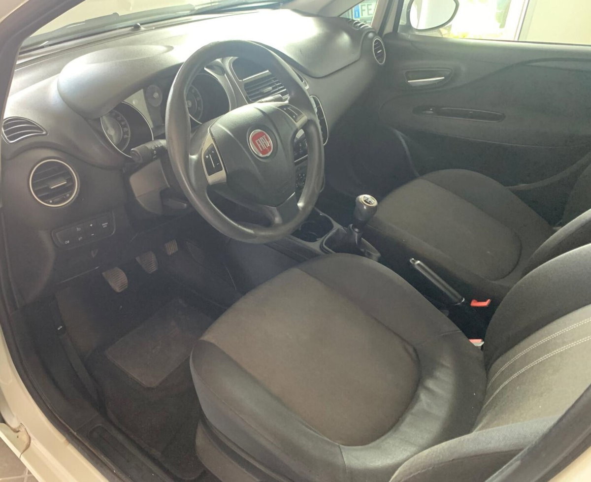 Fiat Punto 1.3 MJT II 75 CV 5 porte Street (6)