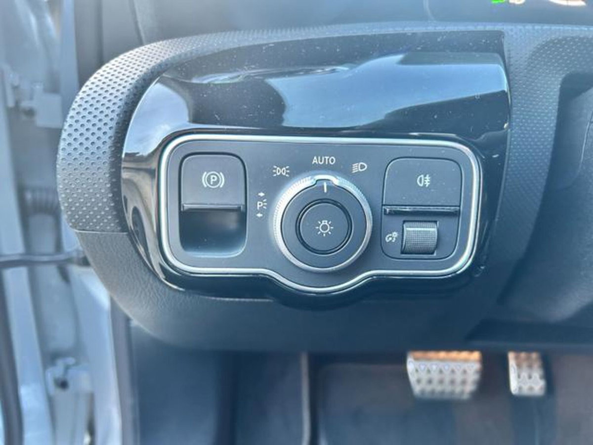 Mercedes-Benz Classe A 200 AMG Line Premium Plus auto (13)