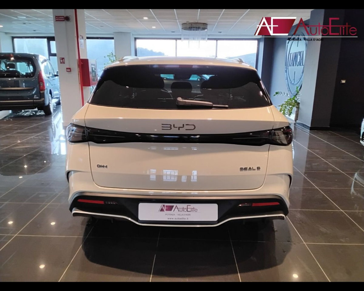 Byd Seal 6 DM-i Station Wagon 1.5 phev Comfort Lite (4)