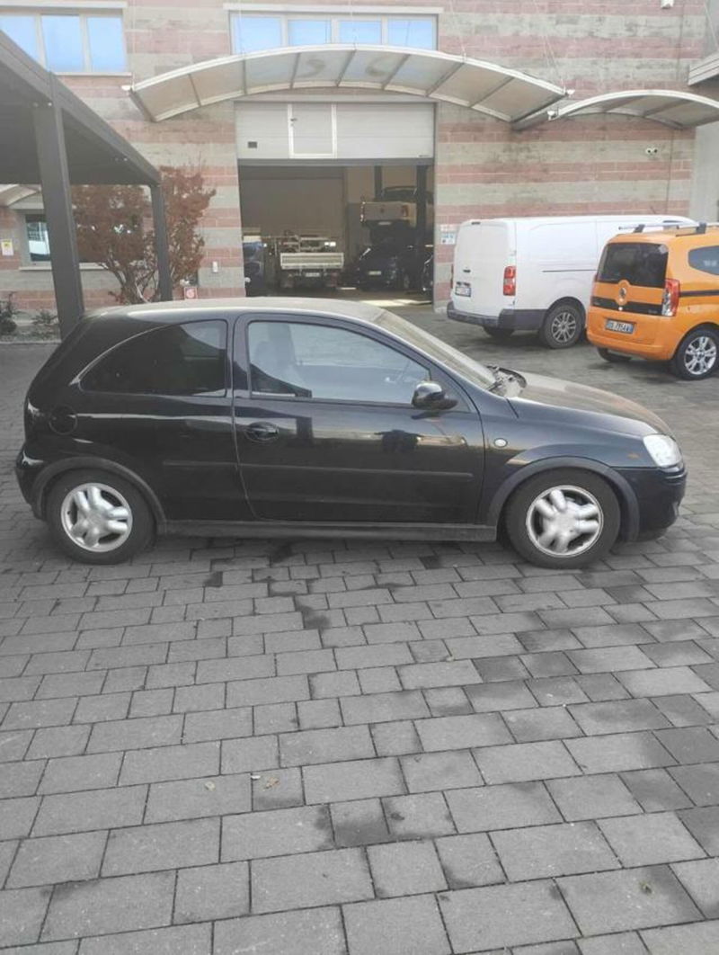 Opel Corsa 1.2i 16V cat 3 porte Sport