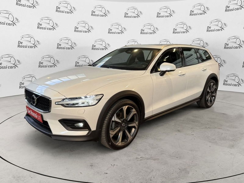 Volvo V60 Cross Country 2.0 b4 Ultimate awd auto