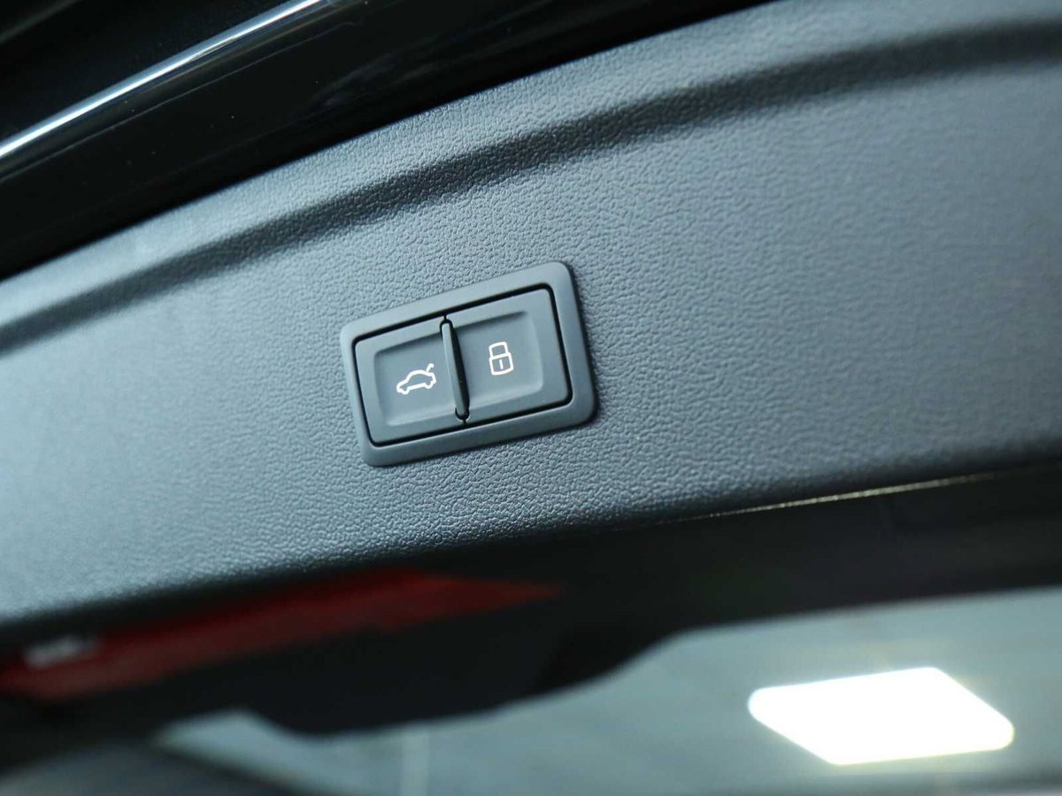 Audi A3 allstreet 2.0 tdi Identity Contrast 150cv s-tronic (16)
