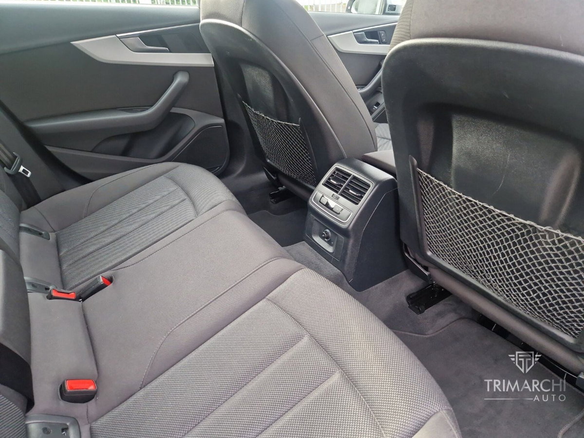 Audi A4 35 TDI/163 CV S tronic Business (20)