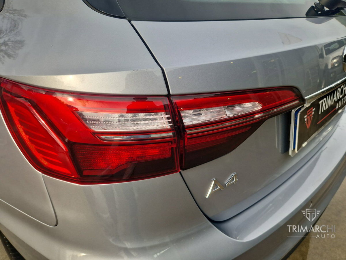 Audi A4 35 TDI/163 CV S tronic Business (8)