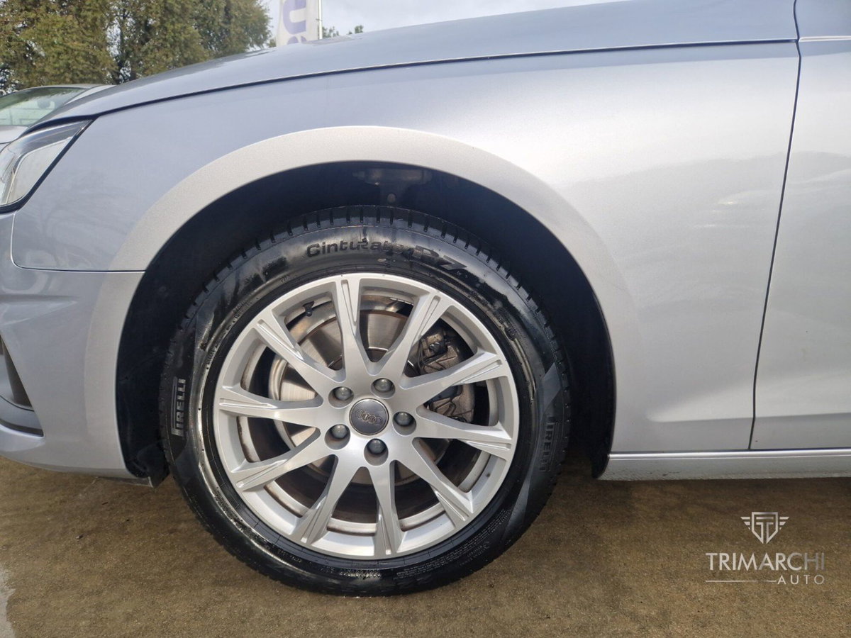 Audi A4 35 TDI/163 CV S tronic Business (9)