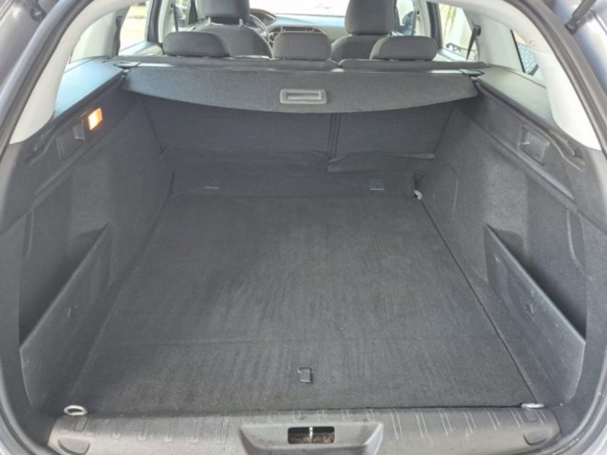 Peugeot 308 SW BlueHDi 130 S&S GT (9)