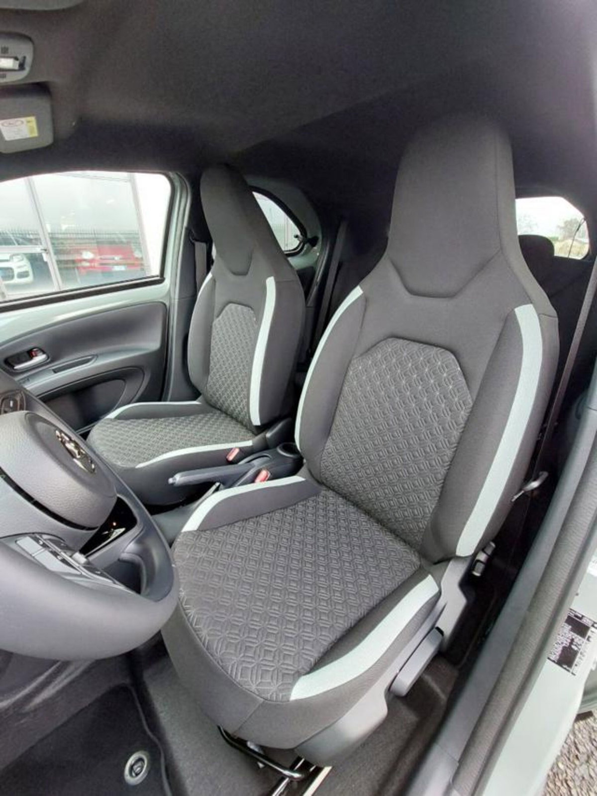 Toyota Aygo X 1.0 VVT-i 72 CV 5p. Undercover S-CVT (6)