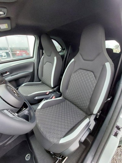 Toyota Aygo X 1.0 VVT-i 72 CV 5p. Undercover S-CVT (6)