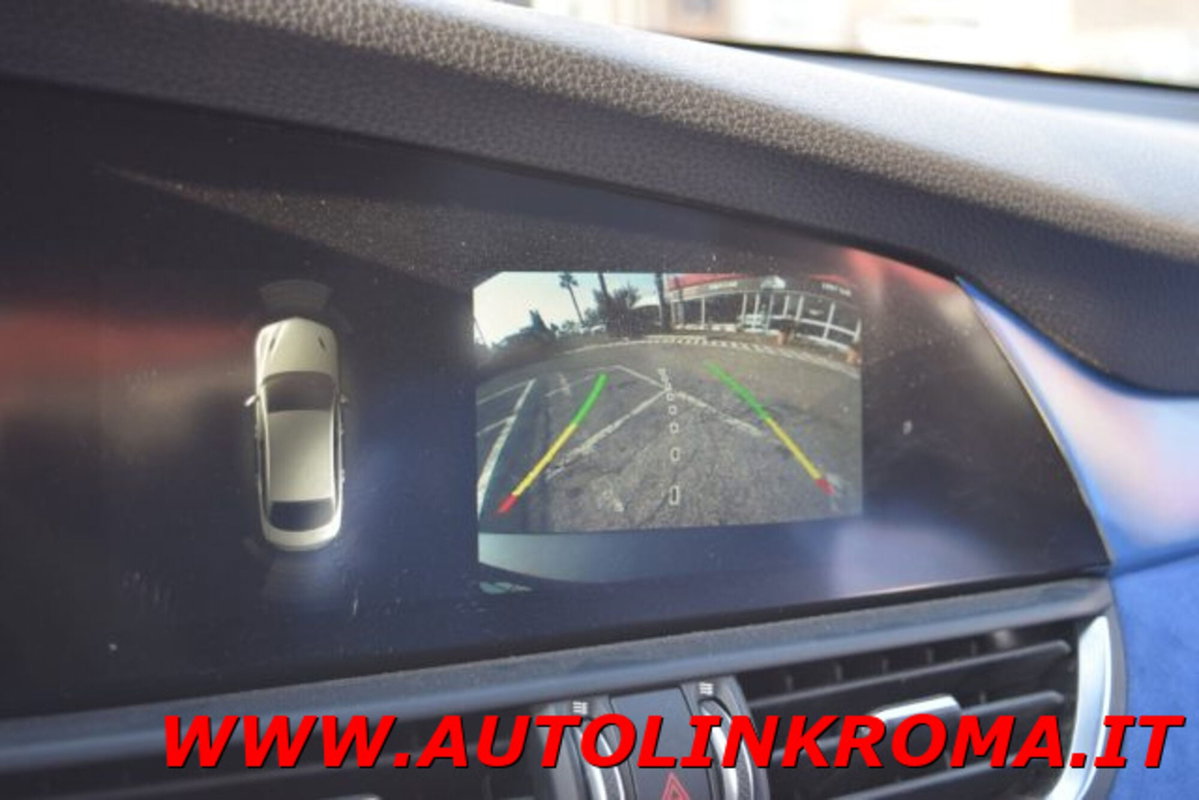 Alfa Romeo Giulia 2.2 Turbodiesel 210 CV AT8 AWD Q4 Veloce (9)