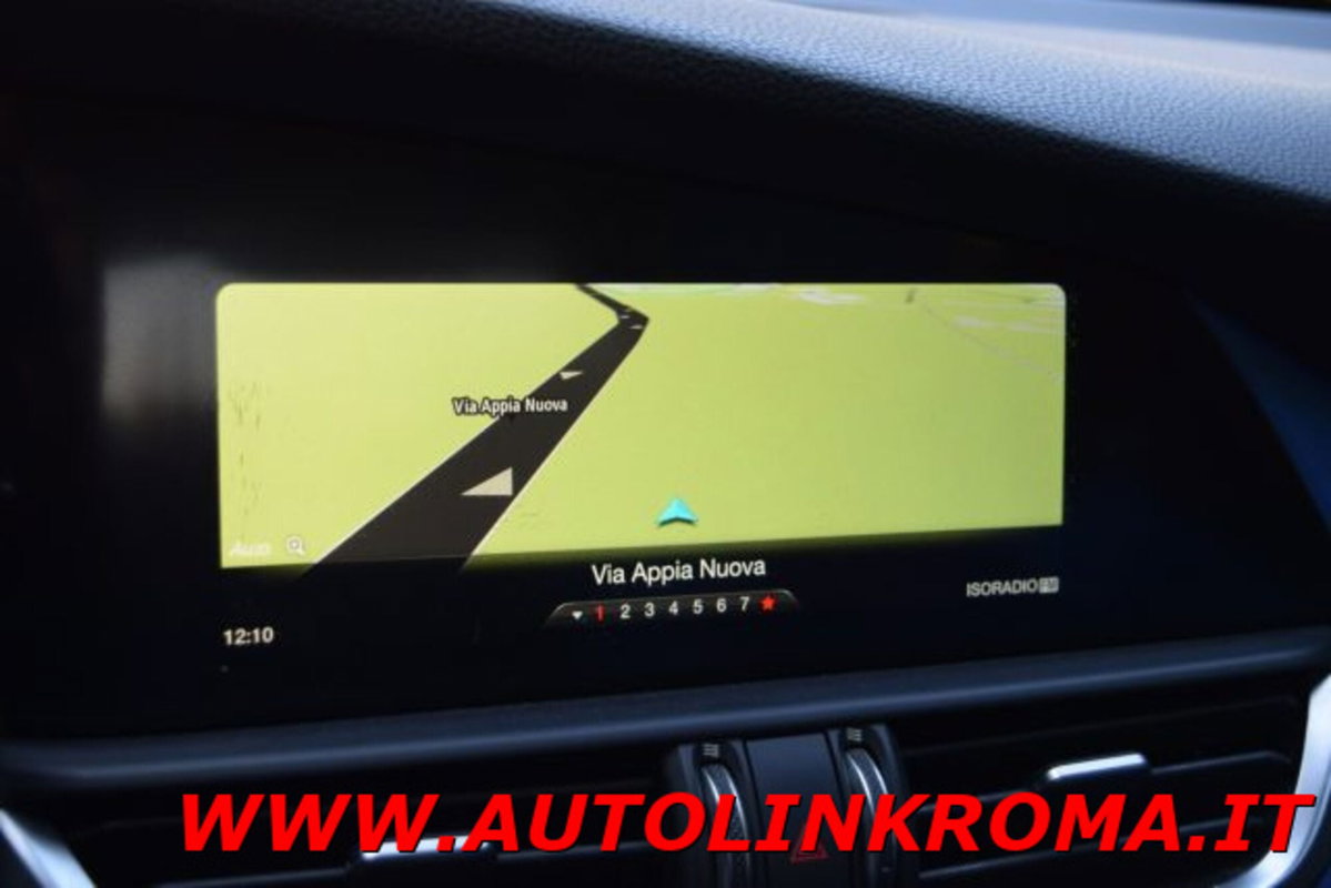 Alfa Romeo Giulia 2.2 Turbodiesel 210 CV AT8 AWD Q4 Veloce (8)