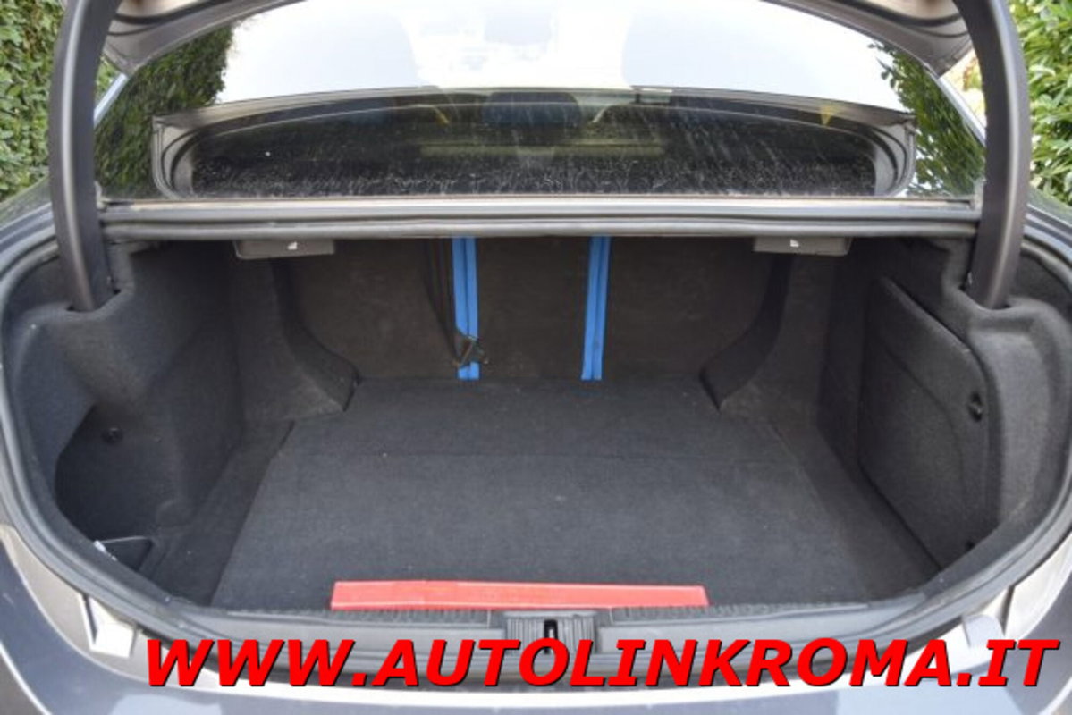 Alfa Romeo Giulia 2.2 Turbodiesel 210 CV AT8 AWD Q4 Veloce (17)