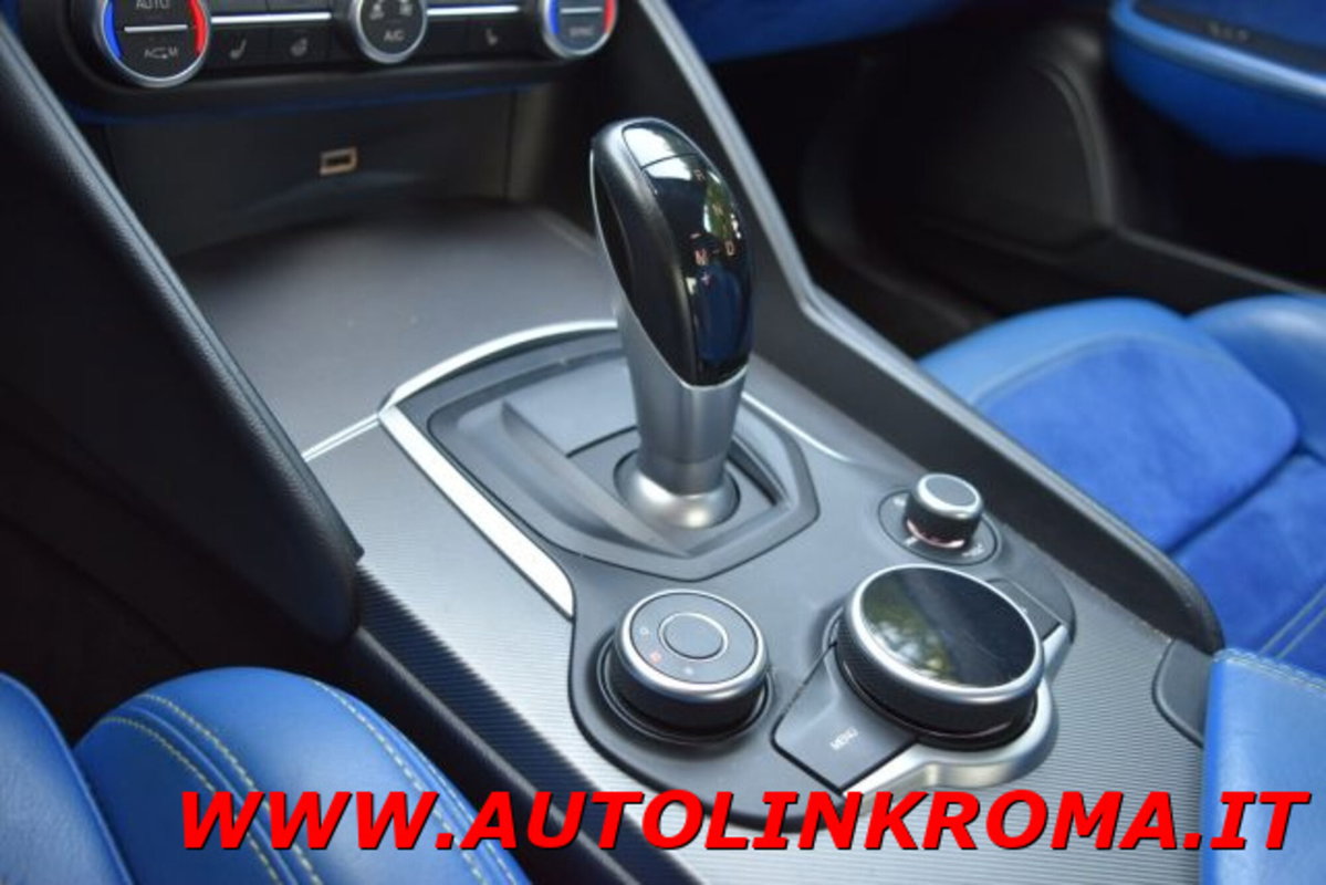 Alfa Romeo Giulia 2.2 Turbodiesel 210 CV AT8 AWD Q4 Veloce (6)