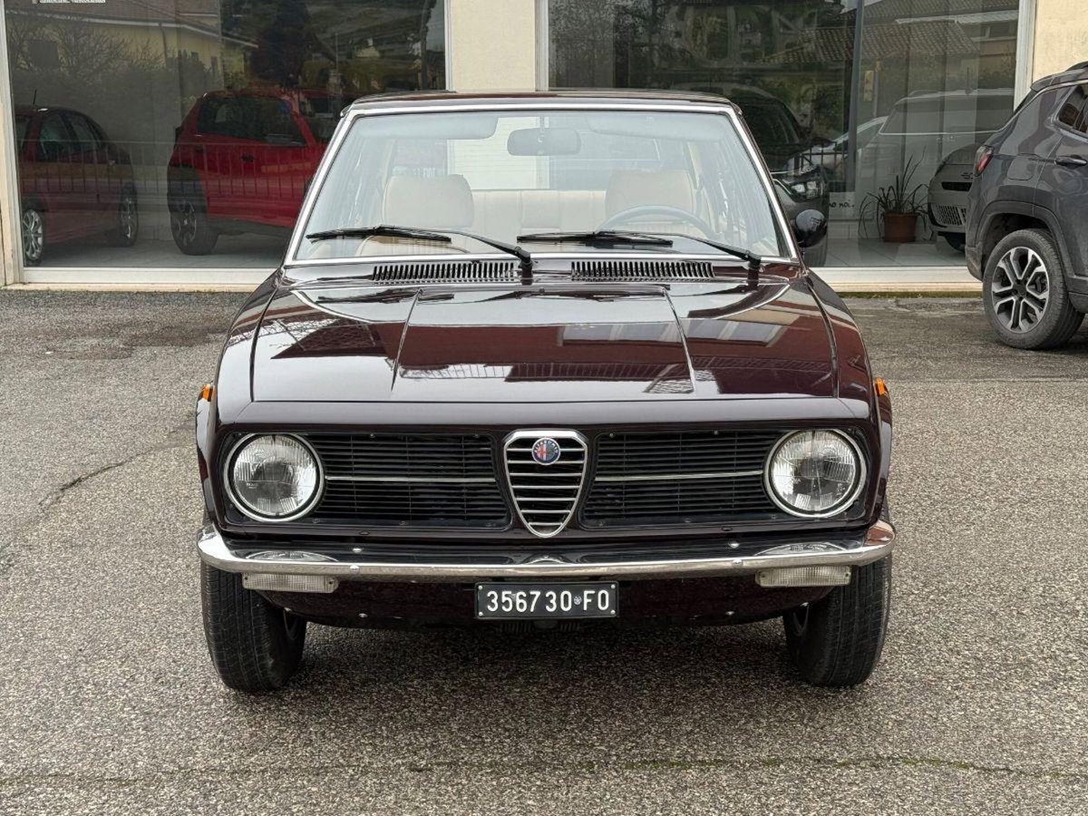 Alfa Romeo Alfetta 1.6 (2)