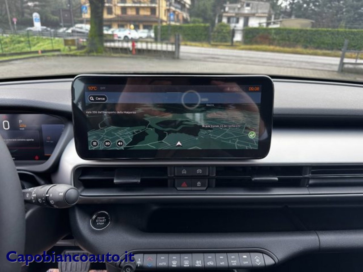 Jeep Avenger 1.2 turbo e-hybrid mhev Overland 4xe 145cv edct6 (11)