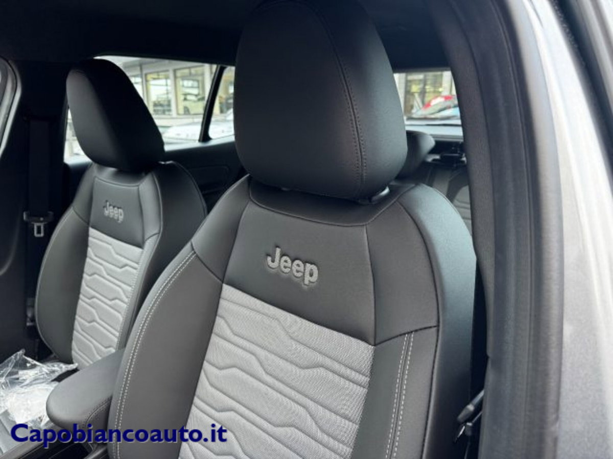 Jeep Avenger 1.2 turbo e-hybrid mhev Overland 4xe 145cv edct6 (18)