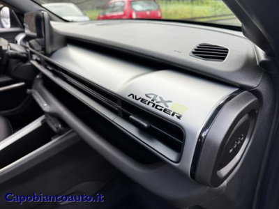 Jeep Avenger 1.2 turbo e-hybrid mhev Overland 4xe 145cv edct6 (19)