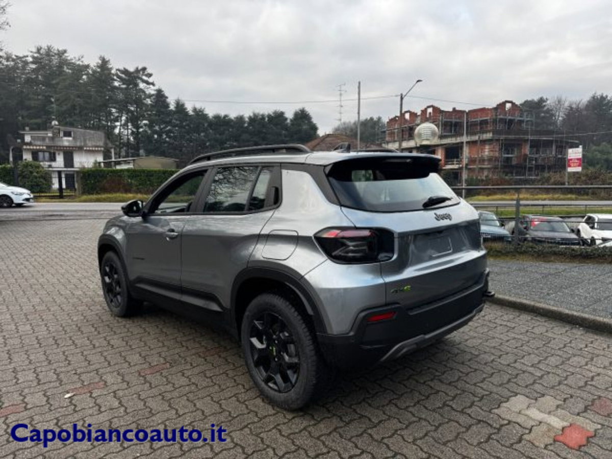 Jeep Avenger 1.2 turbo e-hybrid mhev Overland 4xe 145cv edct6 (5)