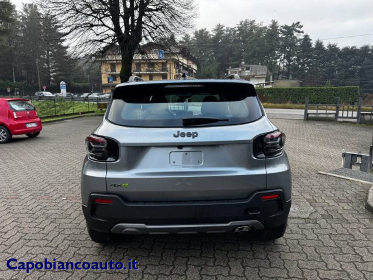 Jeep Avenger 1.2 turbo e-hybrid mhev Overland 4xe 145cv edct6 (6)