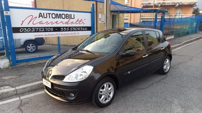 Renault Clio 1.2 16V 5 porte Le Iene usata