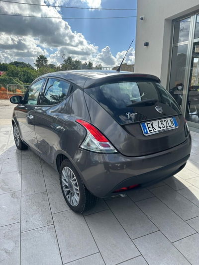 Lancia Ypsilon 1.3 MJT 16V 95 CV 5 porte S&S Silver usata