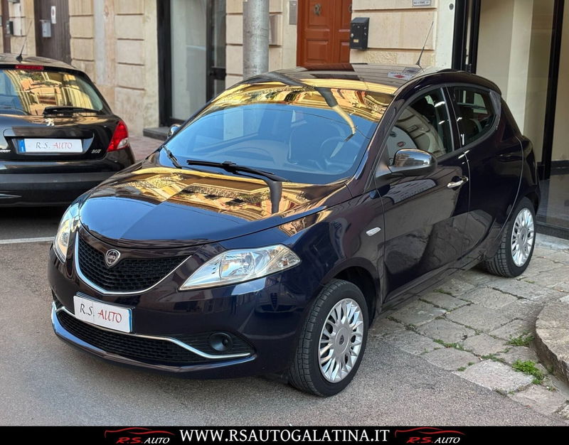 Lancia Ypsilon 1.2 69 CV 5 porte Silver