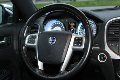 Lancia Thema 3.0 V6 Multijet II 239 CV Executive (18)