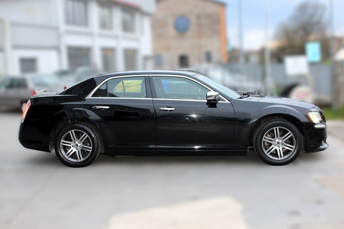 Lancia Thema 3.0 V6 Multijet II 239 CV Executive (4)