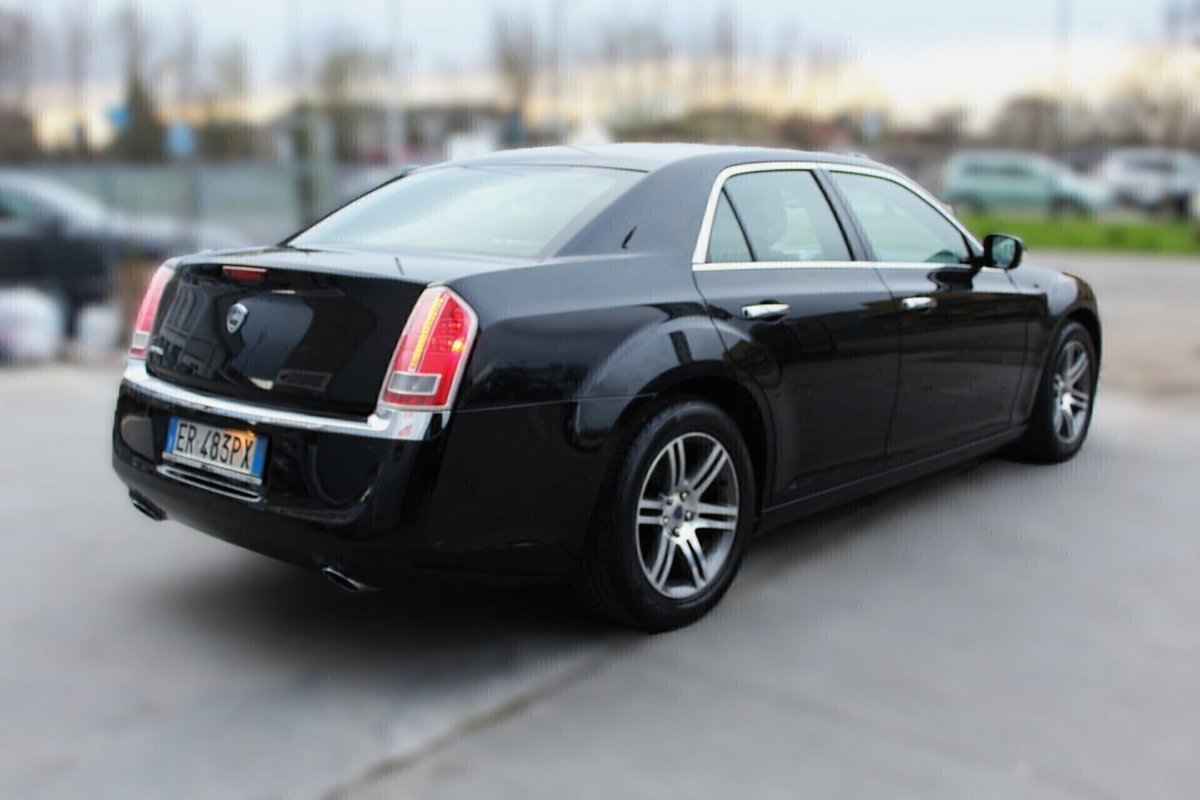 Lancia Thema 3.0 V6 Multijet II 239 CV Executive (7)