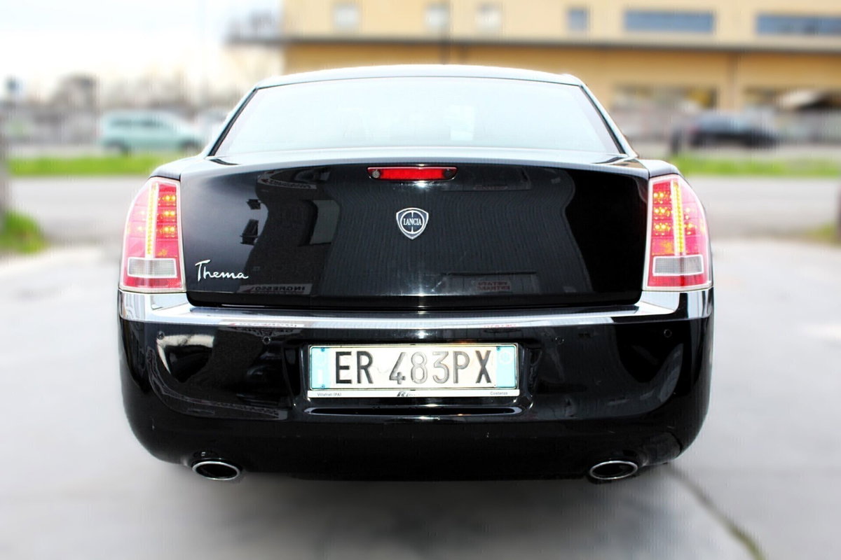Lancia Thema 3.0 V6 Multijet II 239 CV Executive (8)