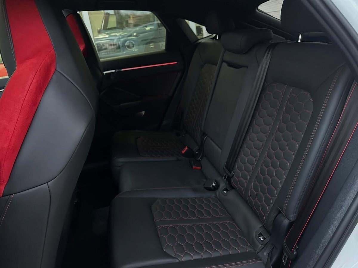 Audi RS Q3 Sportback 2.5 quattro s-tronic (13)