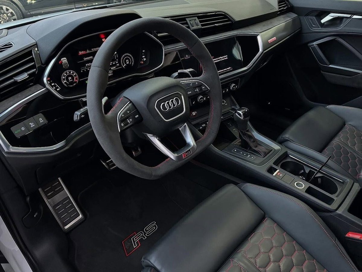 Audi RS Q3 Sportback 2.5 quattro s-tronic (7)