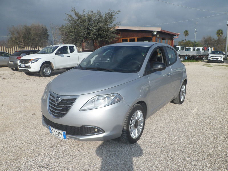 Lancia Ypsilon 0.9 TwinAir 85 CV 5 porte S&S Platinum