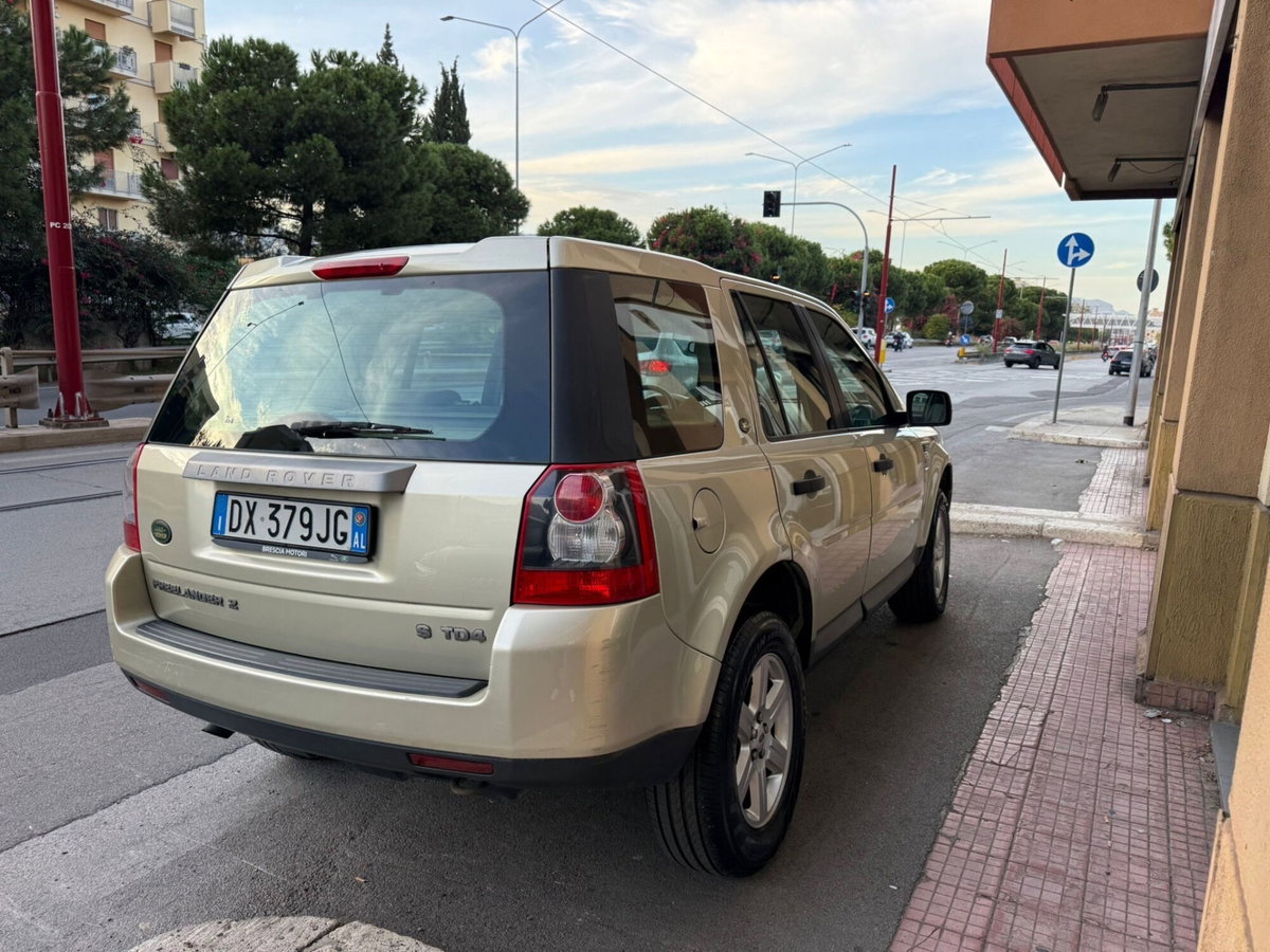 Land Rover Freelander 2.2 TD4 S.W. E (2)