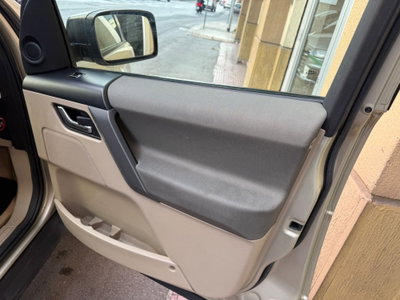 Land Rover Freelander 2.2 TD4 S.W. E (4)