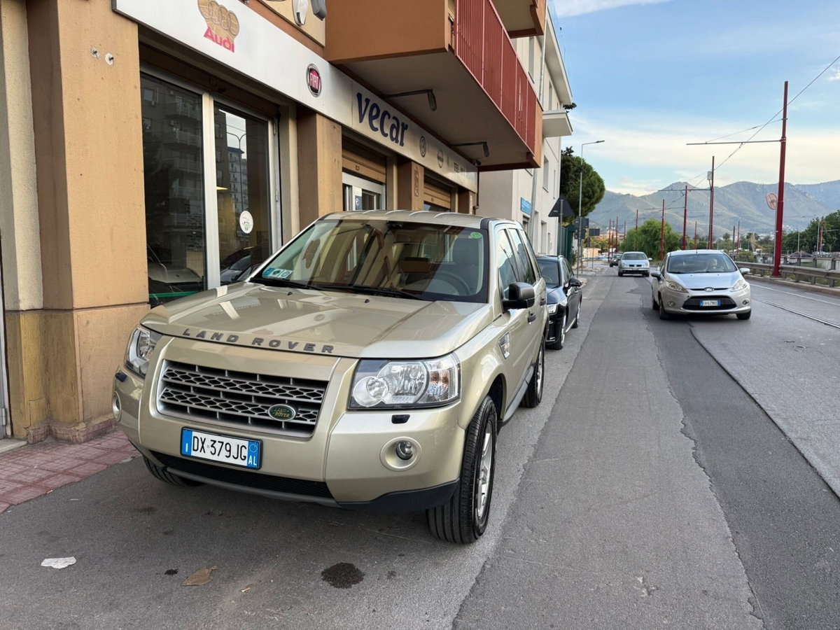 Land Rover Freelander 2.2 TD4 S.W. E (9)