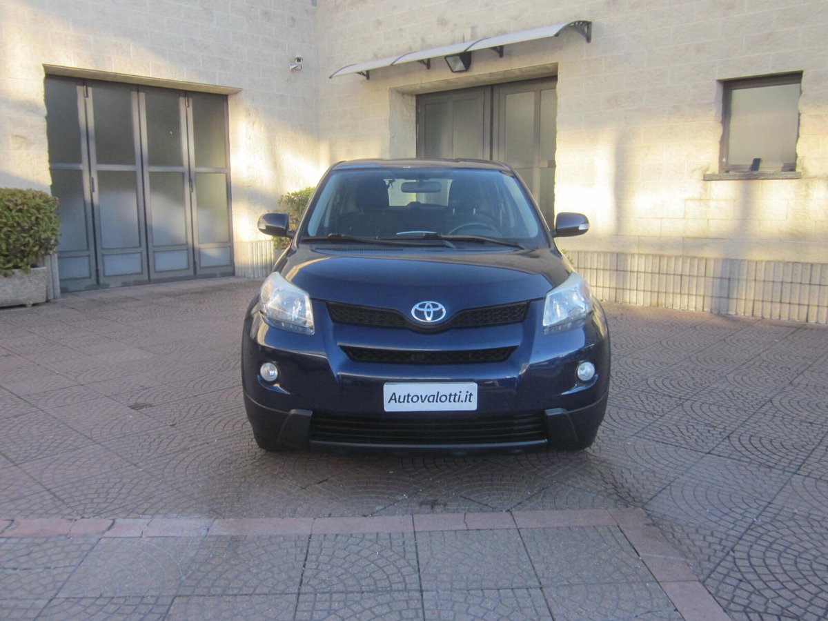 Toyota Urban Cruiser Cruiser 1.D-4D AWD Luxury (2)