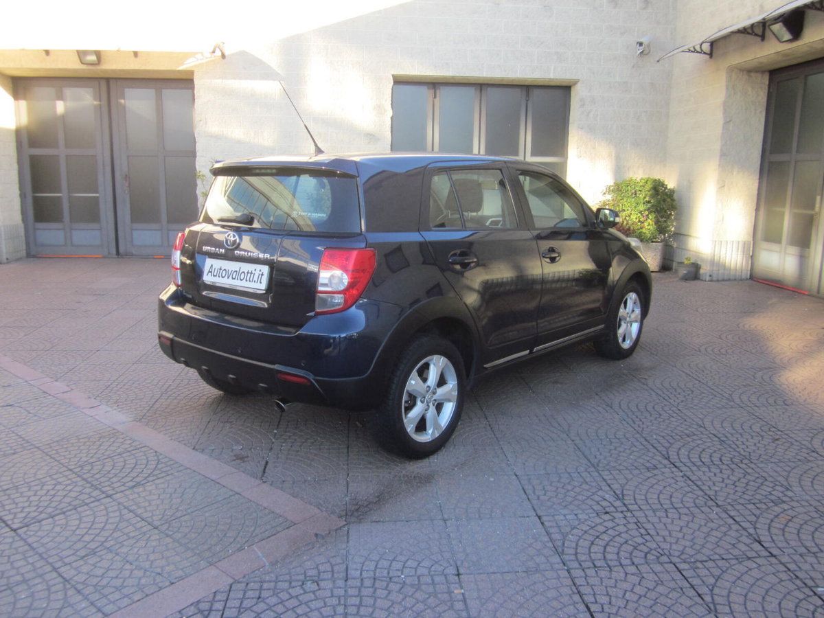 Toyota Urban Cruiser Cruiser 1.D-4D AWD Luxury (6)