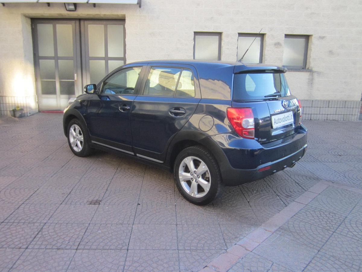 Toyota Urban Cruiser Cruiser 1.D-4D AWD Luxury (8)