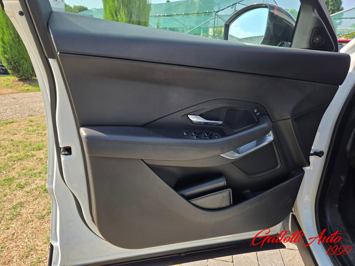 Jaguar E-Pace 2.0D 150 CV AWD aut. S (15)