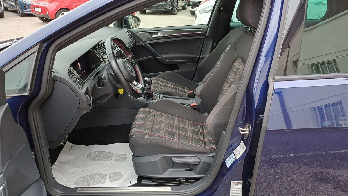Volkswagen Golf GTI Performance 2.0 245 CV TSI DSG 5p. BMT (10)